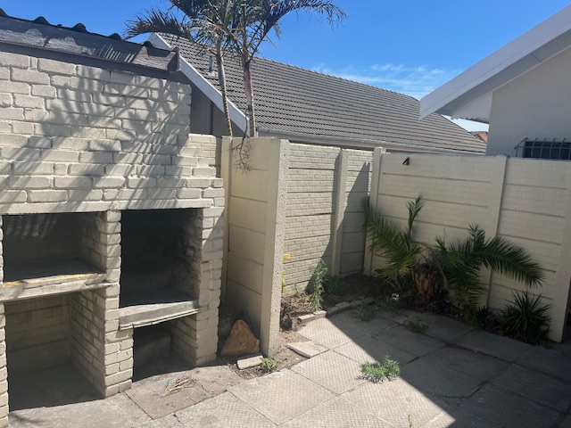 3 Bedroom Property for Sale in Glenlilly Western Cape